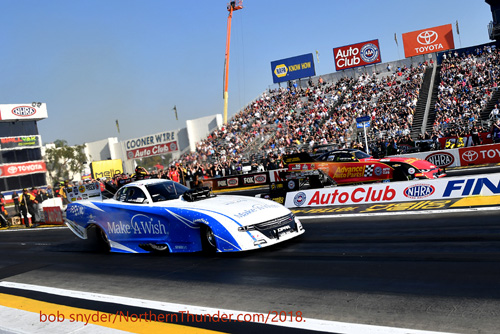 Tommy Johnson Jr. (near lane) - Courtney Force (far lane) - F/C